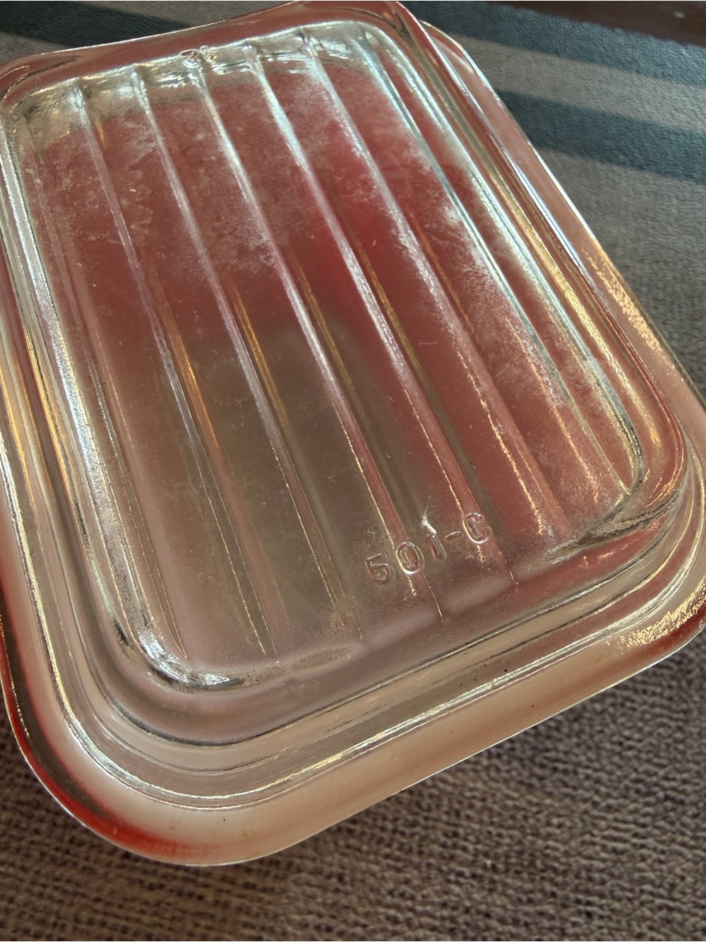 Vintage Pyrex red refrigerator dish - Picture 4 of 10